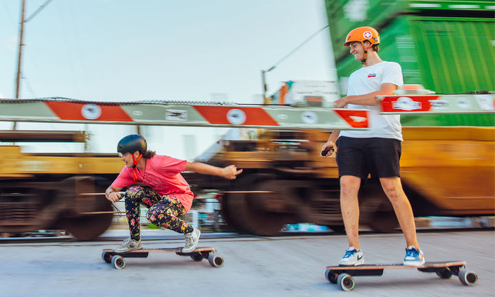 Backfire G2 Black Electric Skateboard with R5s Remote